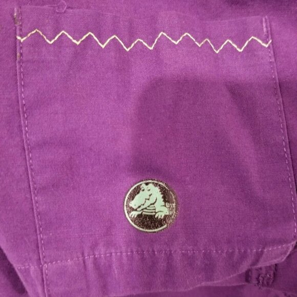 Crocs Size M Medical Apparel Purple Scrub Top Women's Buttons Logo Pockets - Picture 5 of 9